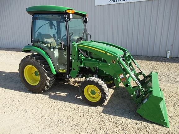 Image of John Deere 3046R Primary image