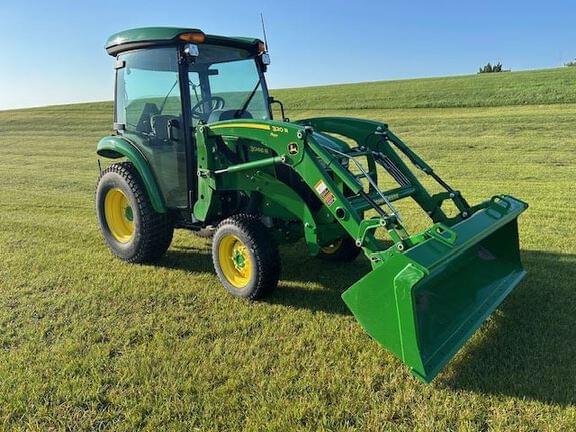 Image of John Deere 3046R equipment image 1
