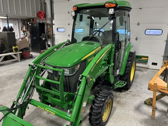Image of John Deere 3046R equipment image 3
