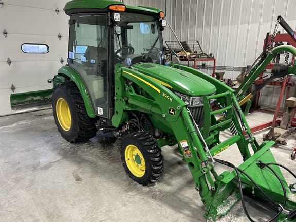 Image of John Deere 3046R equipment image 1