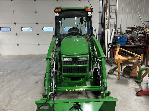 Image of John Deere 3046R equipment image 2
