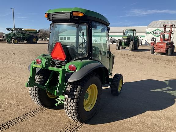 Image of John Deere 3046R equipment image 3