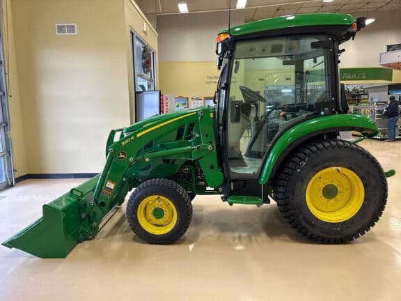 Image of John Deere 3046R equipment image 1