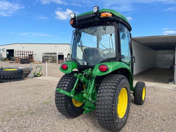 Image of John Deere 3046R equipment image 2