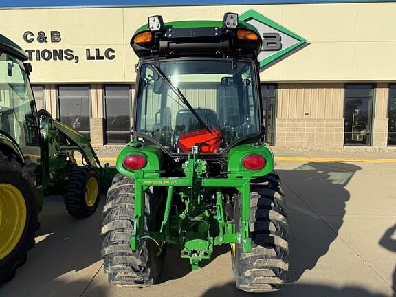 Image of John Deere 3046R equipment image 2