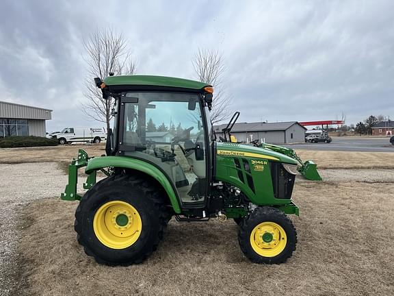 Image of John Deere 3046R Primary image