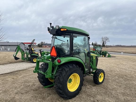 Image of John Deere 3046R equipment image 3