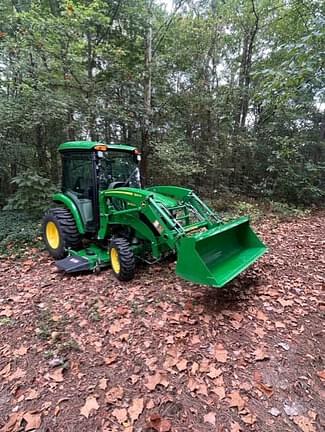 Image of John Deere 3046R equipment image 2