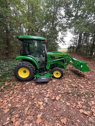 Image of John Deere 3046R equipment image 3