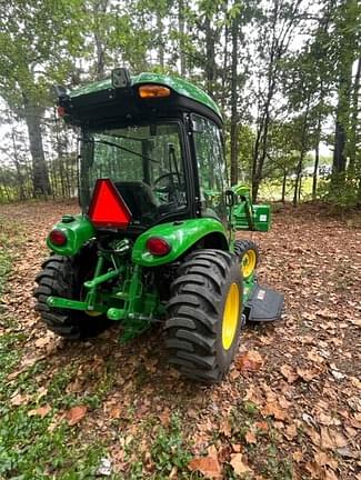 Image of John Deere 3046R equipment image 4