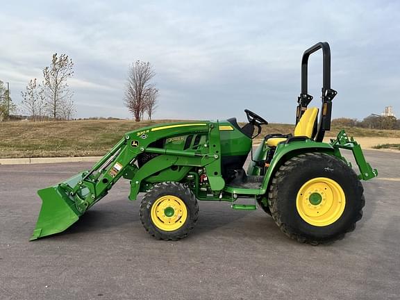 Image of John Deere 3046R equipment image 2