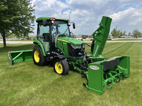 Image of John Deere 3046R equipment image 2