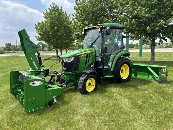 Image of John Deere 3046R equipment image 1