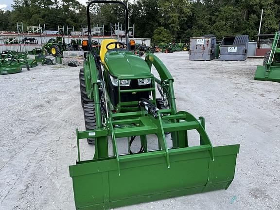 Image of John Deere 3046R equipment image 2