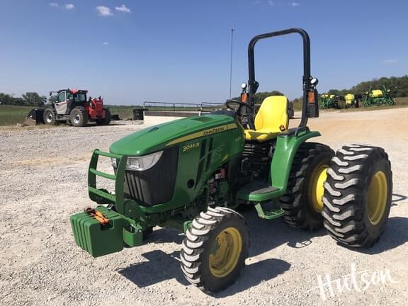 Image of John Deere 3046R equipment image 1