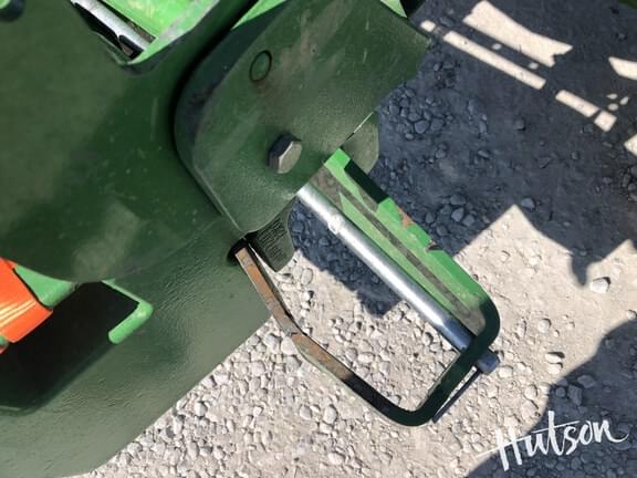 Image of John Deere 3046R equipment image 4