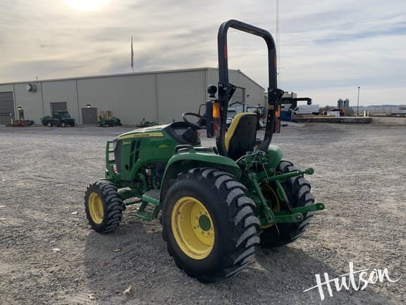 Image of John Deere 3046R equipment image 2