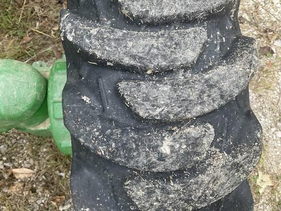 Image of John Deere 3046R equipment image 3