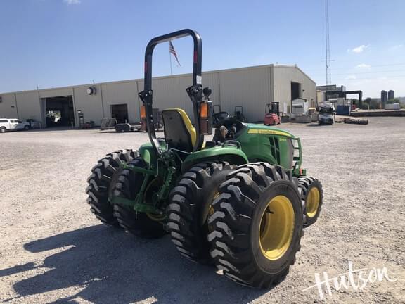 Image of John Deere 3046R equipment image 3