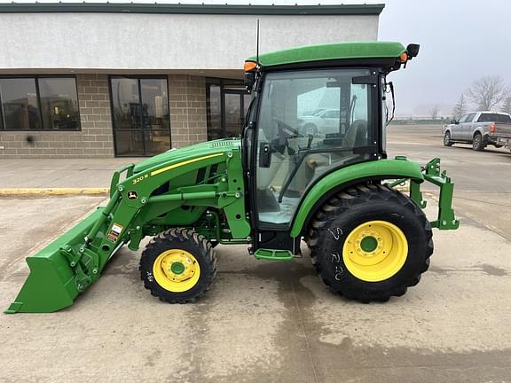 Image of John Deere 3046R equipment image 1