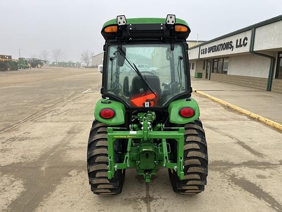 Image of John Deere 3046R equipment image 3