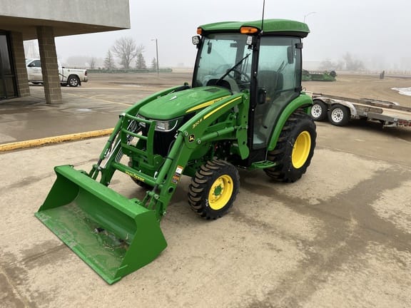 Main image John Deere 3046R