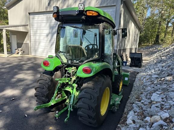 Image of John Deere 3046R equipment image 2