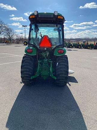 Image of John Deere 3046R equipment image 3