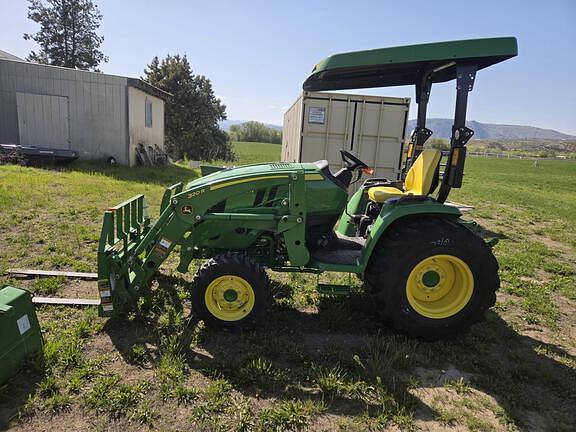 Image of John Deere 3046R equipment image 1