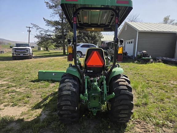 Image of John Deere 3046R equipment image 3