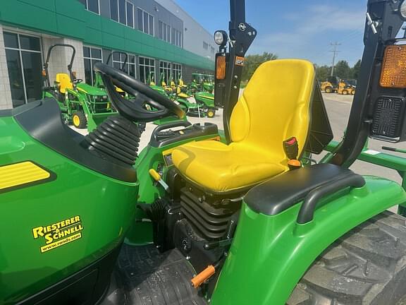 Image of John Deere 3046R equipment image 1