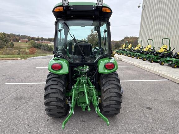Image of John Deere 3046R equipment image 4