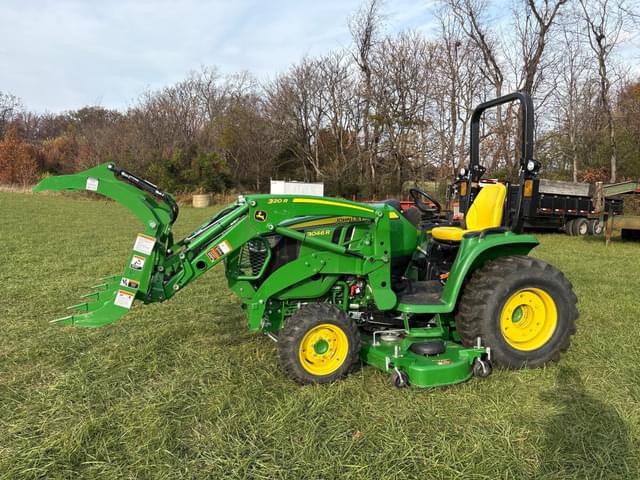 Image of John Deere 3046R equipment image 3