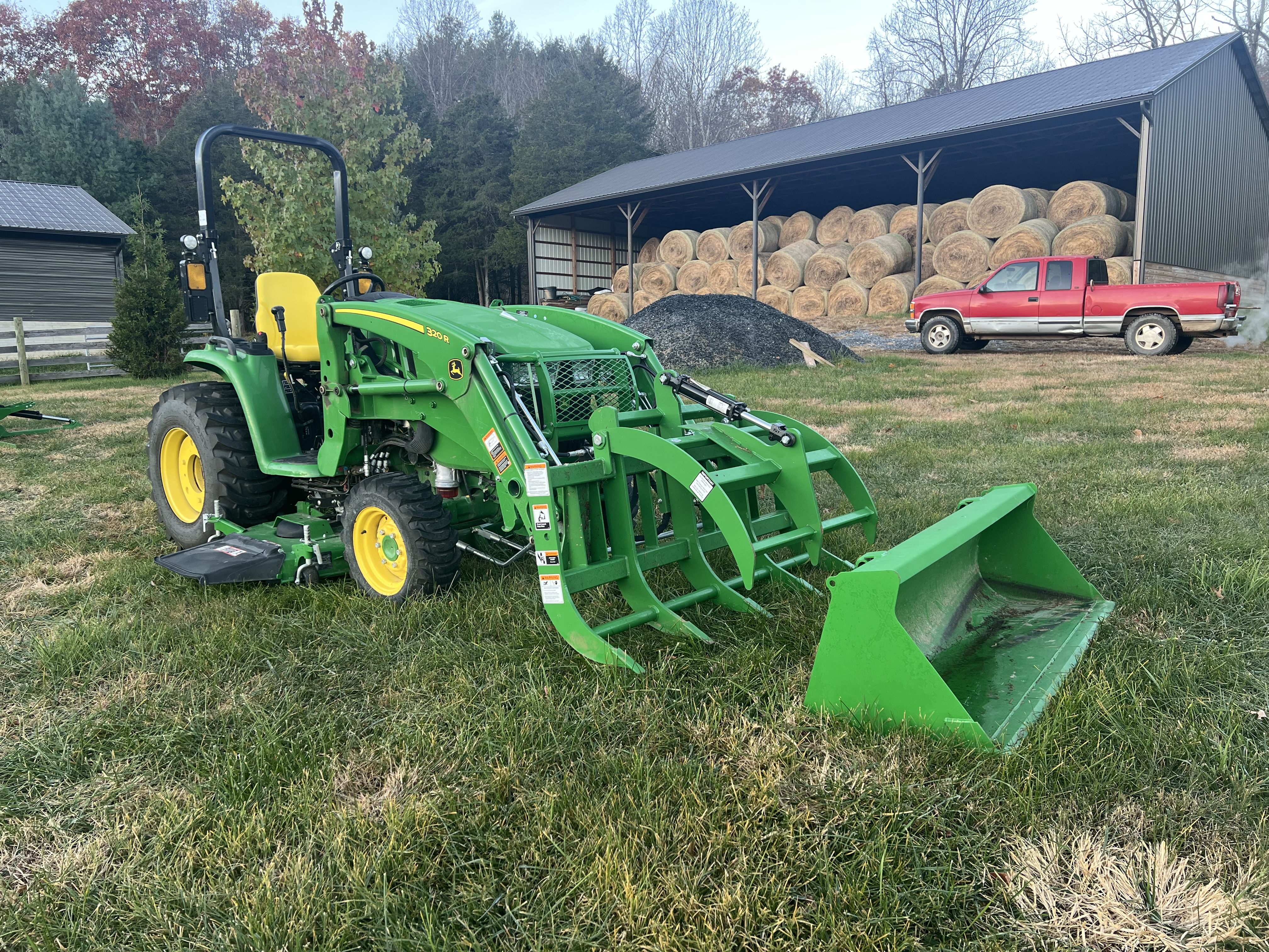 2024 John Deere 3046R Equipment Image0
