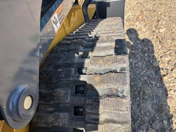 Image of John Deere 317G equipment image 4