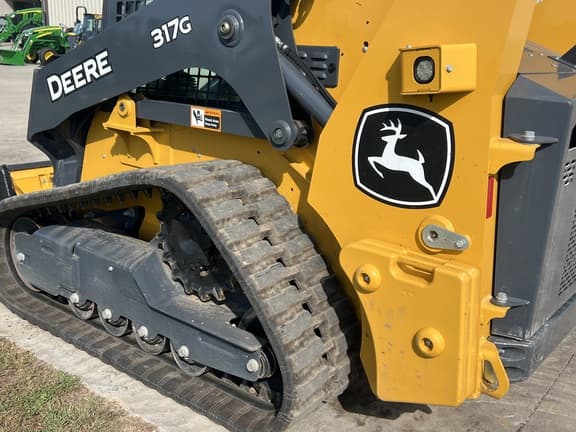 Image of John Deere 317G equipment image 3