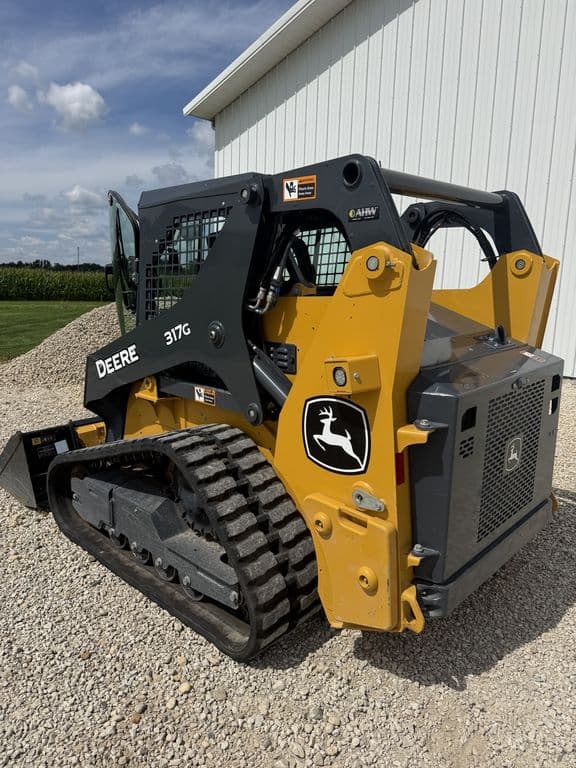 Image of John Deere 317G equipment image 3