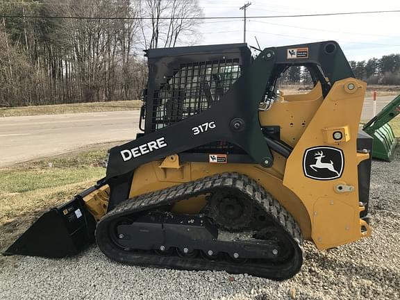 Image of John Deere 317G equipment image 3