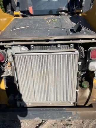 Image of John Deere 317G equipment image 3