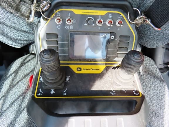 Image of John Deere 317G equipment image 3