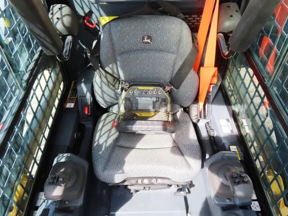 Image of John Deere 317G equipment image 4