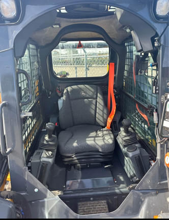 Image of John Deere 317G equipment image 3