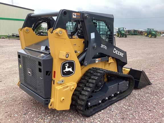 Image of John Deere 317G equipment image 3