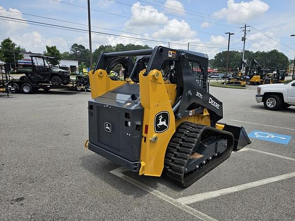 Image of John Deere 317G equipment image 4