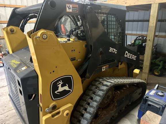 Image of John Deere 317G equipment image 2