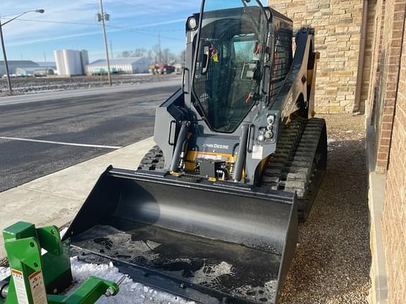 Image of John Deere 317G equipment image 4