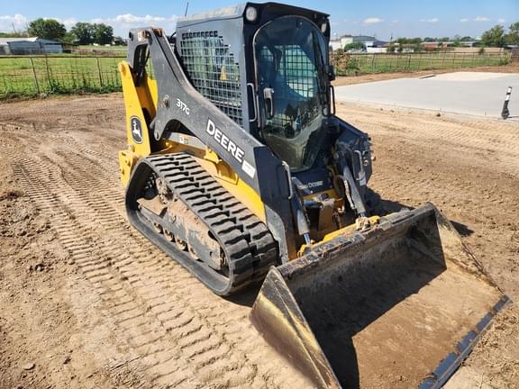Image of John Deere 317G equipment image 4