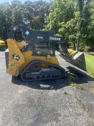 Image of John Deere 317G equipment image 4