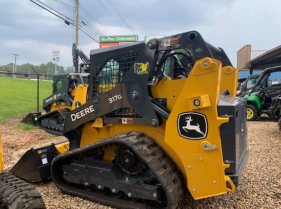 Image of John Deere 317G equipment image 4