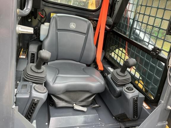 Image of John Deere 317G equipment image 4